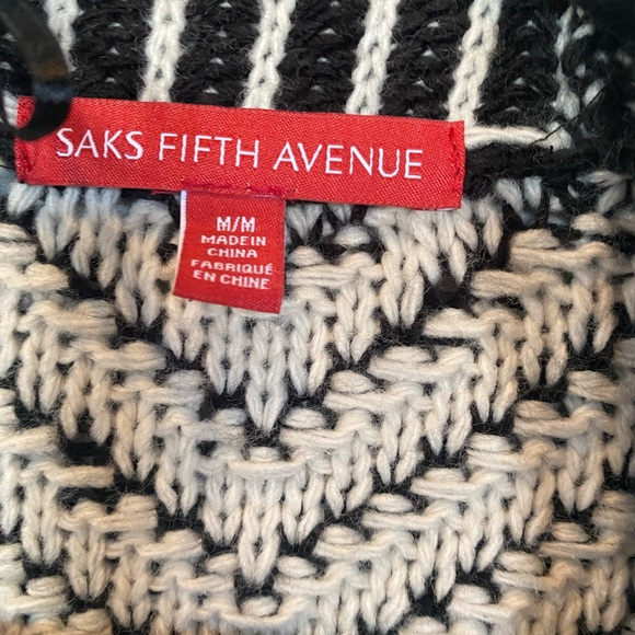 Saks fifth Avenue sweater - Picture 2 of 2